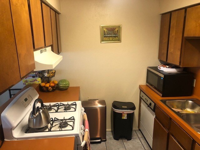 Foto del edificio - 10613 Lanshire Dr