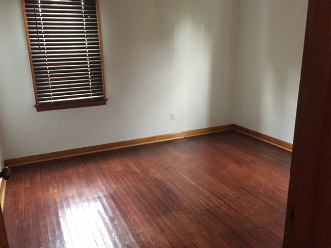 bedroom 2 - 713 Brady Ave