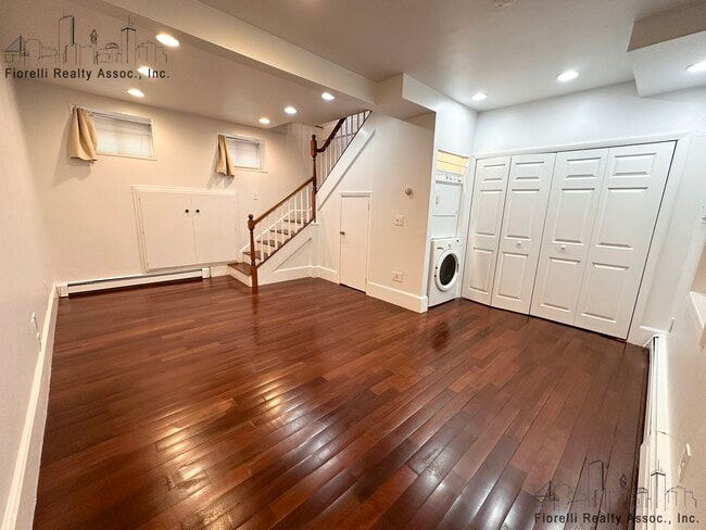 Building Photo - 22 Henchman St