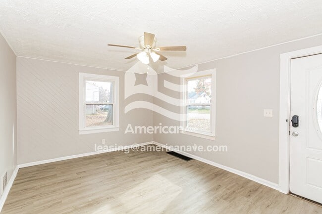 Building Photo - 4222 Myrtle Ave