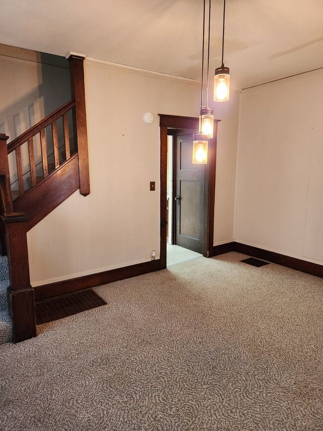 Building Photo - Duplex