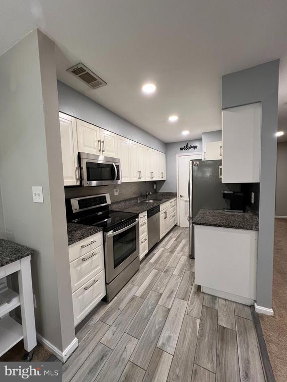 5800 Torington Dr Unit 837, West Springfield, VA 22152 Room for Rent