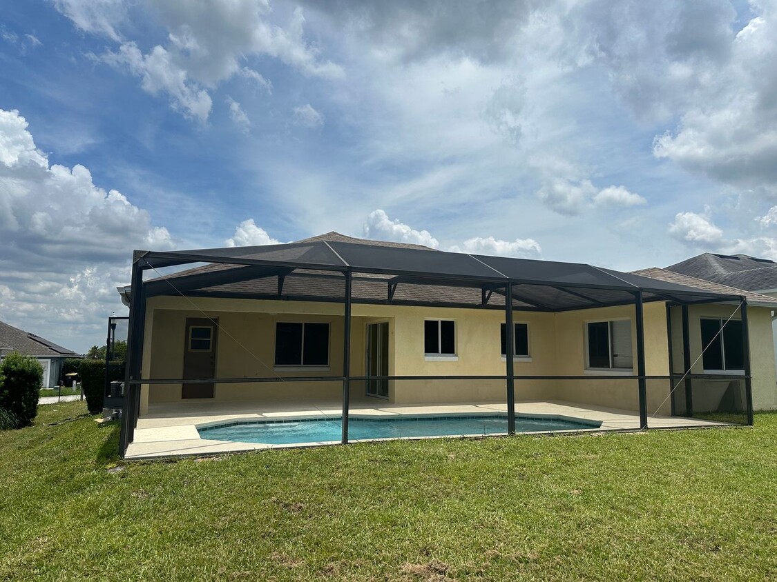 Primary Photo - PRIVATE POOL - 4 BEDROOM 2 BATH HOME
