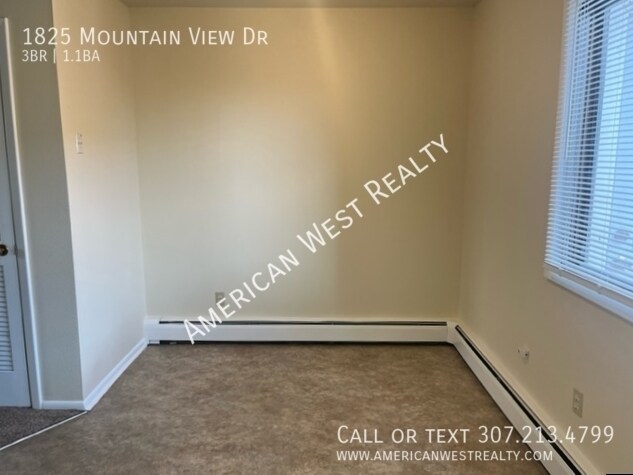 Foto del edificio - 1825 Mountain View Dr
