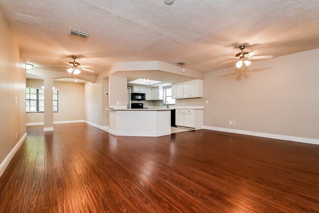 Foto del edificio - 846 Timber Pond Dr