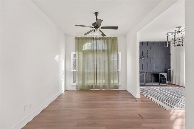 Building Photo - 8405 Greenspoint Dr