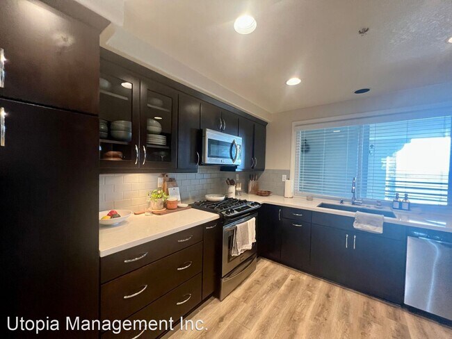 Foto del edificio - 2 br, 2 bath House - 4167 Warner Ave., #202