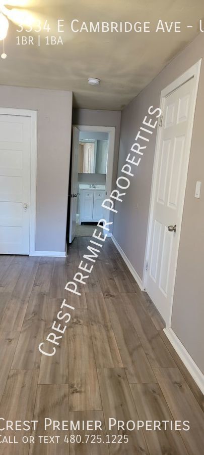 Foto del edificio - 3334 E Cambridge Ave
