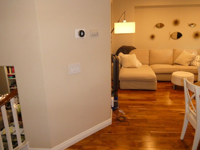 Foto del edificio - COMING SOON! 2 Bedroom Bridgeport Townhome...