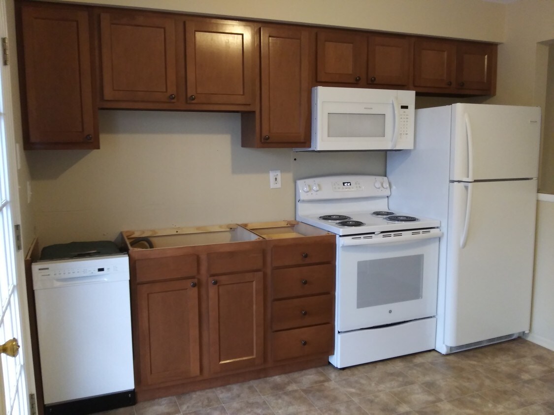 New kitchen cabinets - 258 Plymouth Rd
