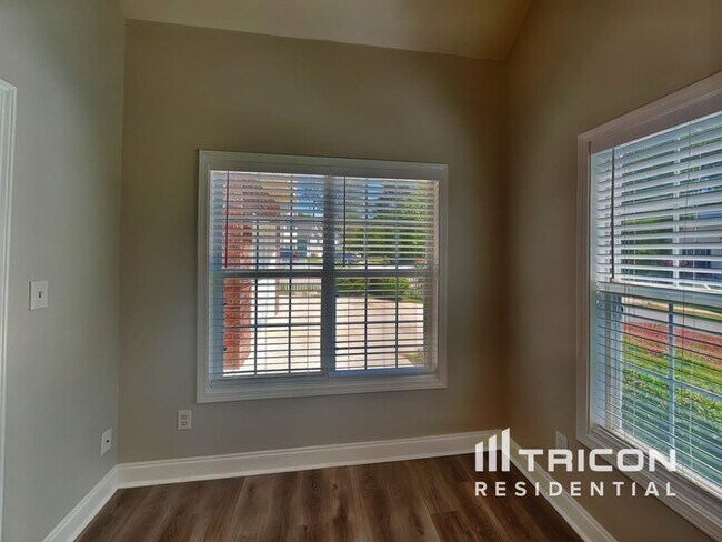 Foto del edificio - 123 Clarin Way