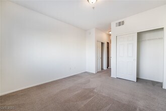 Building Photo - 2291 W Horizon Ridge Pkwy