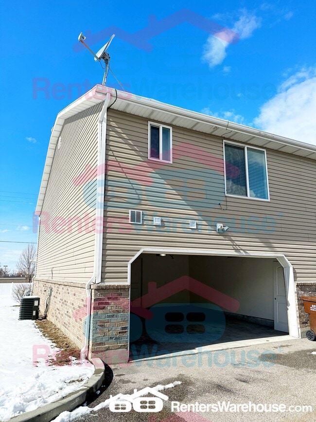 Building Photo - 405 E 475 N