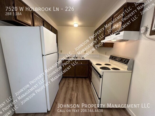 Building Photo - Central Boise upstairs 2 bed with new floo...