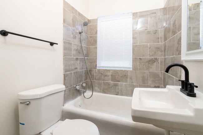 Building Photo - 423 N Emporia Ave