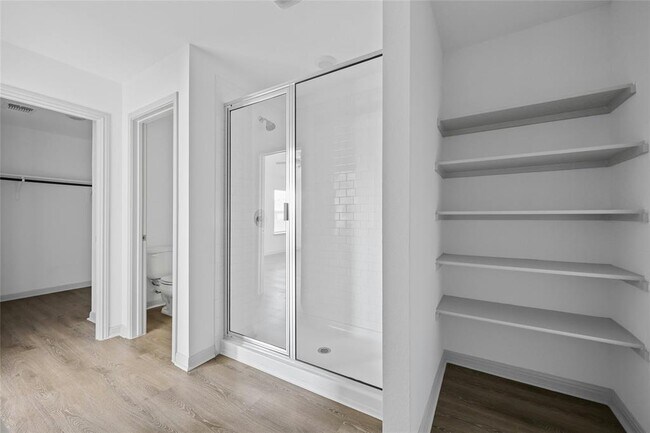 Foto del edificio - 212 Sweetwater Crk Ln