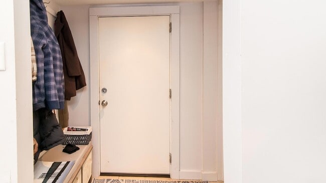 Building Photo - 11291 E Shore Dr