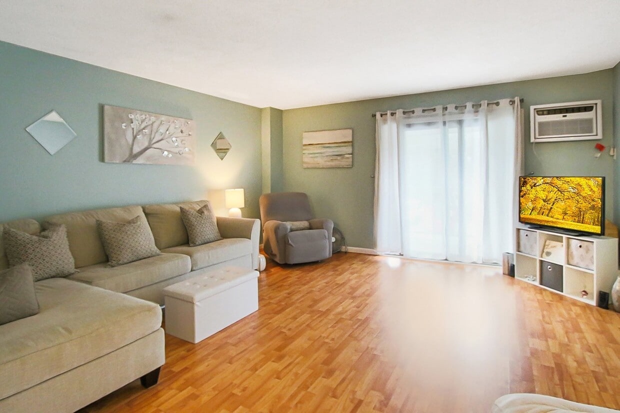 Building Photo - 310 Brook Village Rd