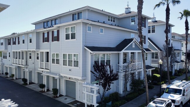 Photo - 1702 Northshore Dr Townhome