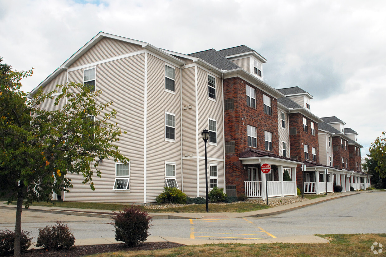 Foto principal - Ridge Avenue Senior Apartments