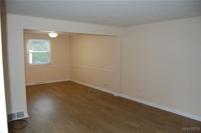 Building Photo - 59 Saber Ln