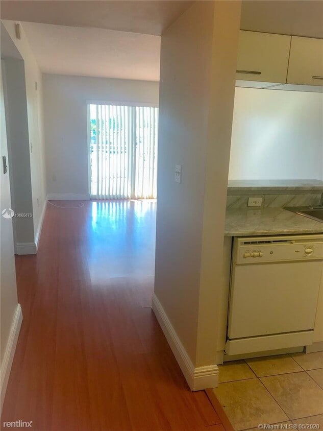 2 br, 2 bath - 498 SW 2nd St - 2 br, 2 bath  - 498 SW 2nd St
