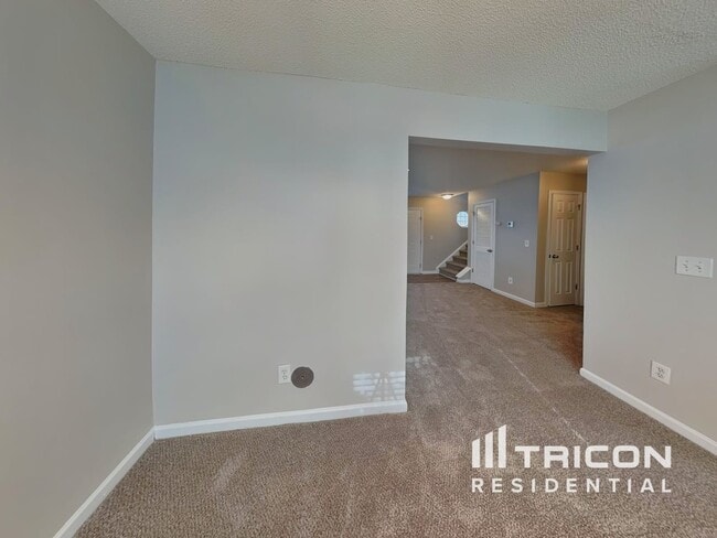 Building Photo - 420 Kara Ln