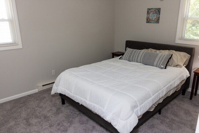 Foto del edificio - 151 Oakwood Dr