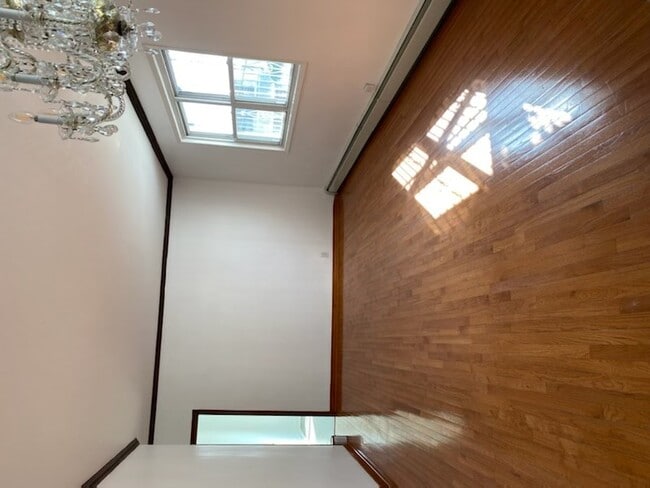 Building Photo - 304 Fulton Ave