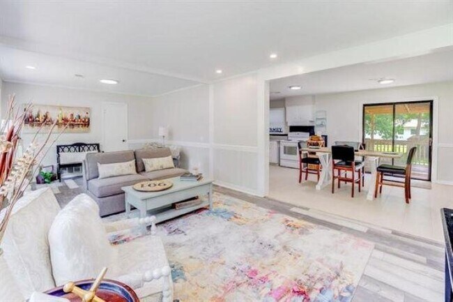 Foto del edificio - 491 Ginny Ln
