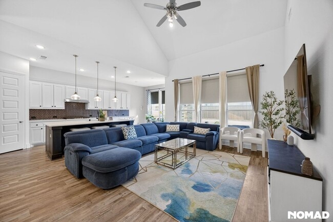 Building Photo - 1120 Saddle Ridge Dr