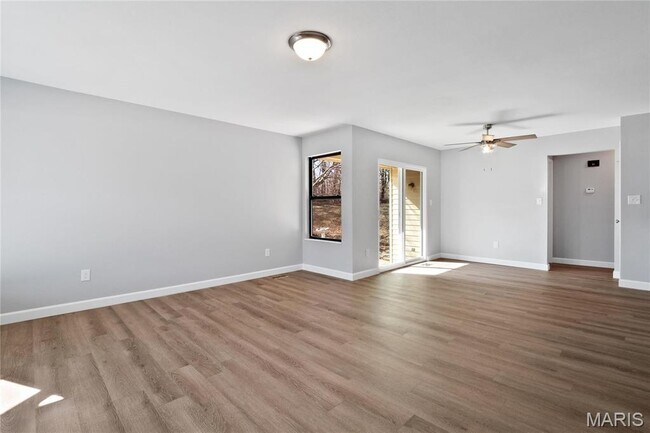 Foto del edificio - 701 Oak Hollow Ct