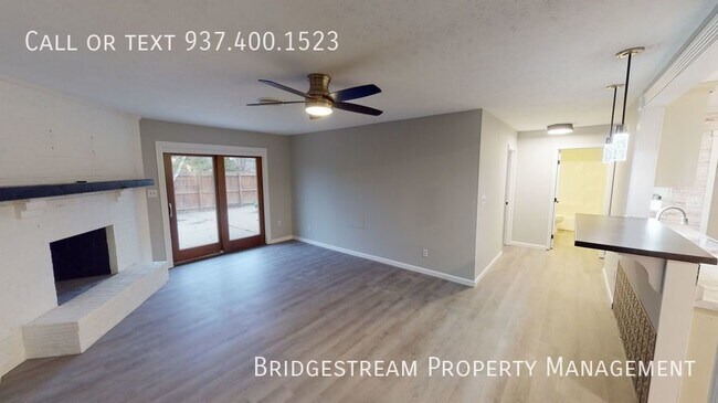 Building Photo - Beautiful 2 bedroom, 2 full bath ranch dup...