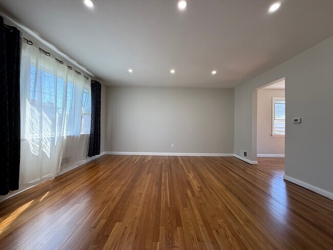 Foto del edificio - 2510 Crane Pl
