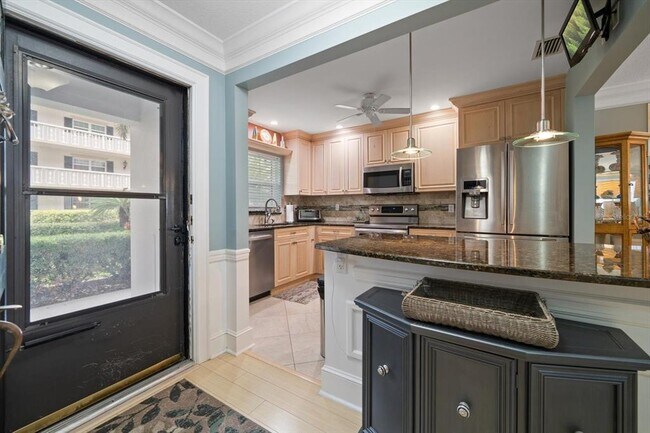 Building Photo - 139 Bluff View Dr