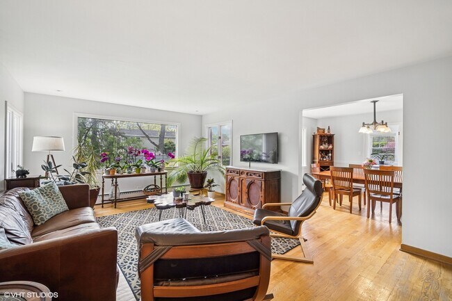 Foto del edificio - 1220 Canterbury Ln