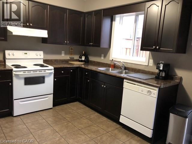 Photo du bâtiment - 13 Fitzgerald Dr