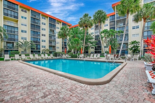 Photo - 2350 NE 14th Street Causeway Apartment