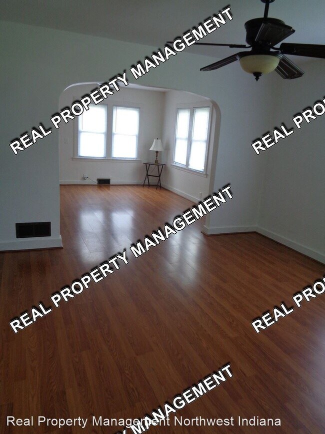 Building Photo - 2 br, 1 bath House - 394 E. State Road 2