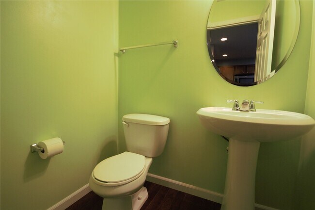 Foto del edificio - 236 Countryshire Dr