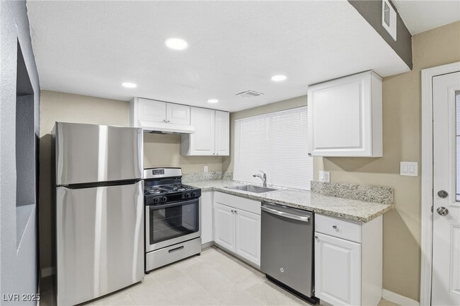 Building Photo - 4039 Village Square