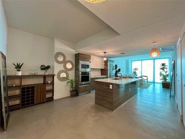 Foto del edificio - 460 NE 28th St