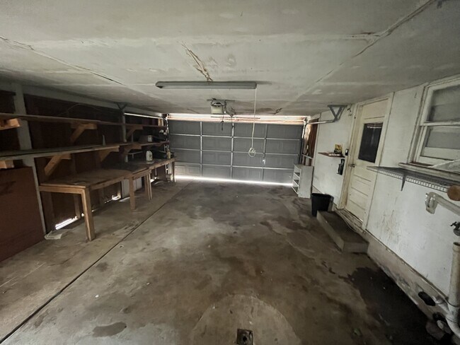 Foto del edificio - 281 N Houston Ave