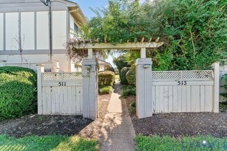 Building Photo - 511 S Harrison St