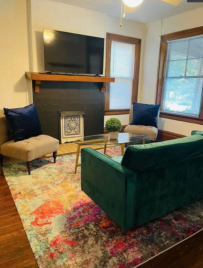 Foto del edificio - 872 Dennison Ave