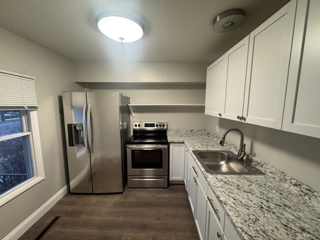 Photo - 100 S Lewis St Apartment