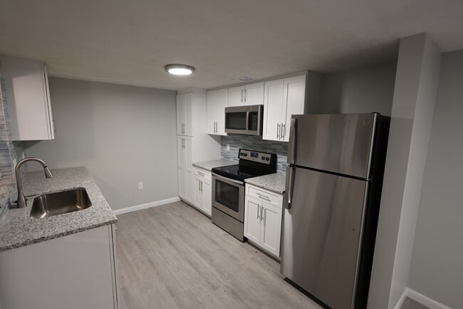 Foto del edificio - 617 Crill Ave