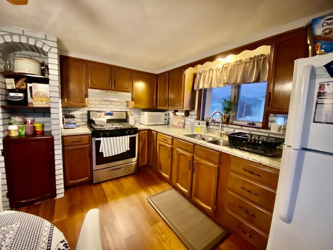 Building Photo - 14 Roma St