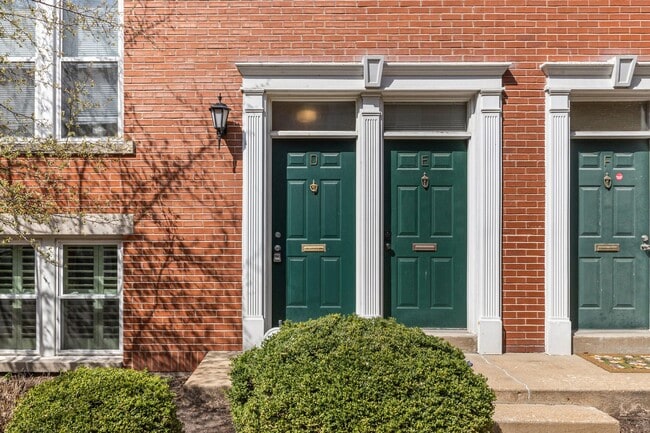 Building Photo - Charming Central West End 1-Bedroom Near Forest Park & WashU!