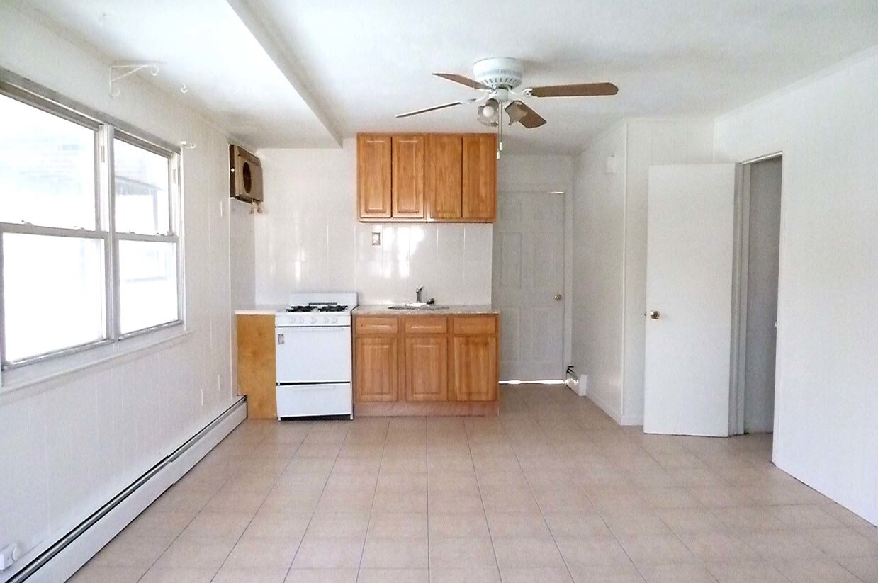 Primary Photo - 2540 Hollers Ave